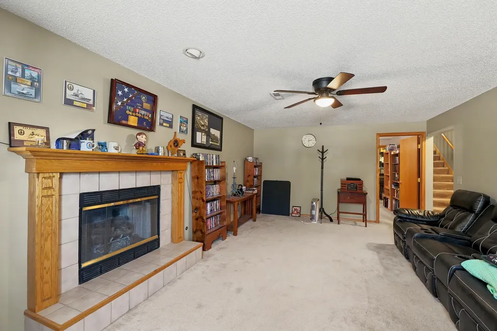 1181 N Lakewind Street Wichita KS 67212