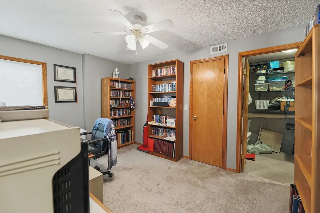 1181 N Lakewind Street Wichita KS 67212