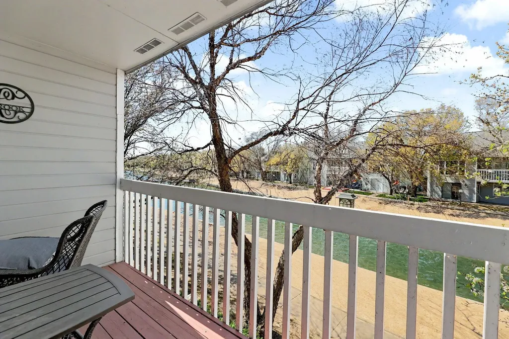 1181 N Lakewind Street Wichita KS 67212