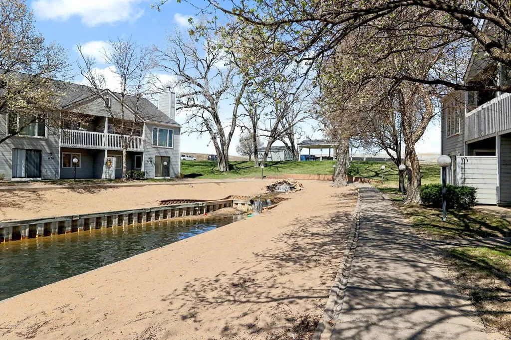 1181 N Lakewind Street Wichita KS 67212