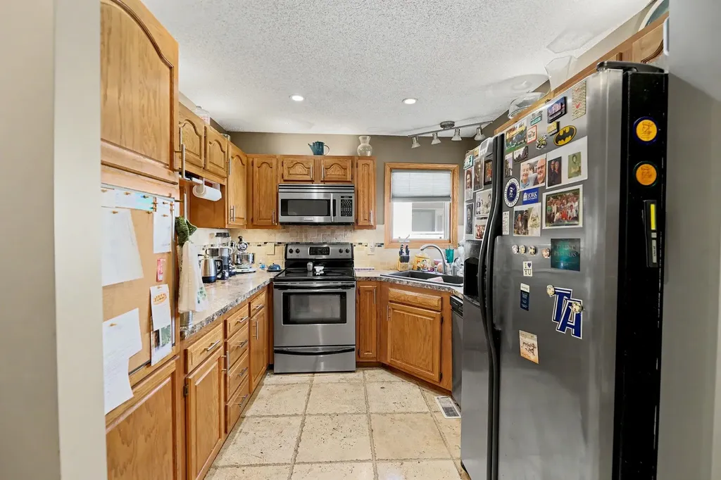 1181 N Lakewind Street Wichita KS 67212