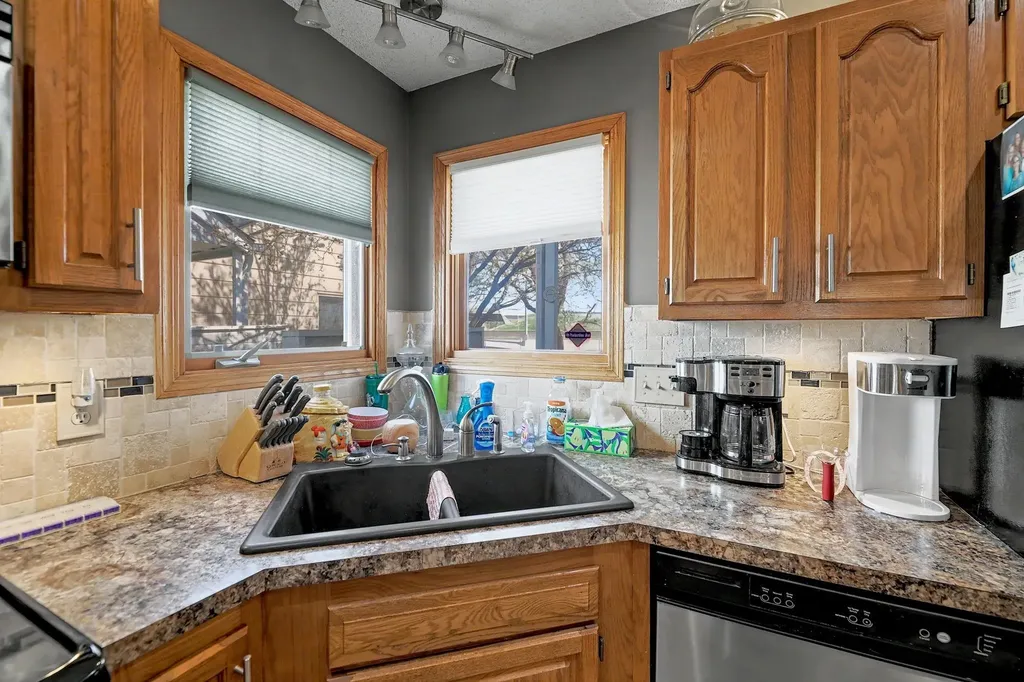 1181 N Lakewind Street Wichita KS 67212