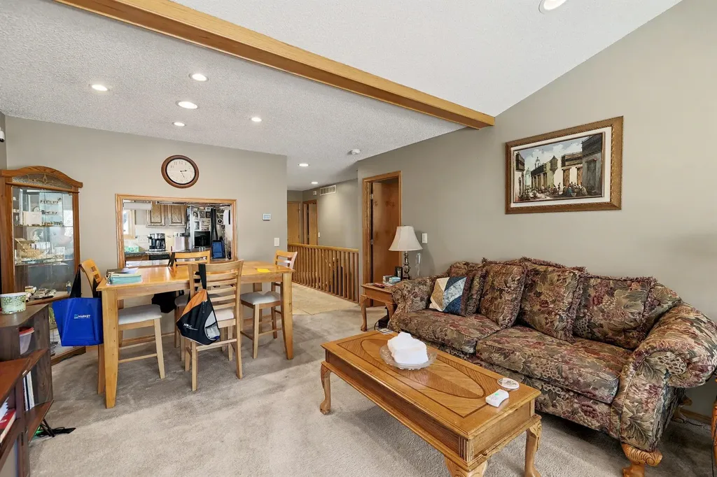 1181 N Lakewind Street Wichita KS 67212