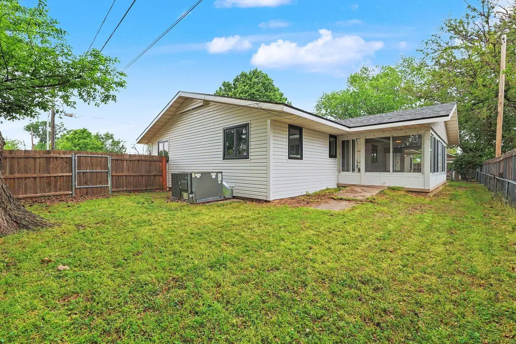 3036 S Osage Wichita KS 67217