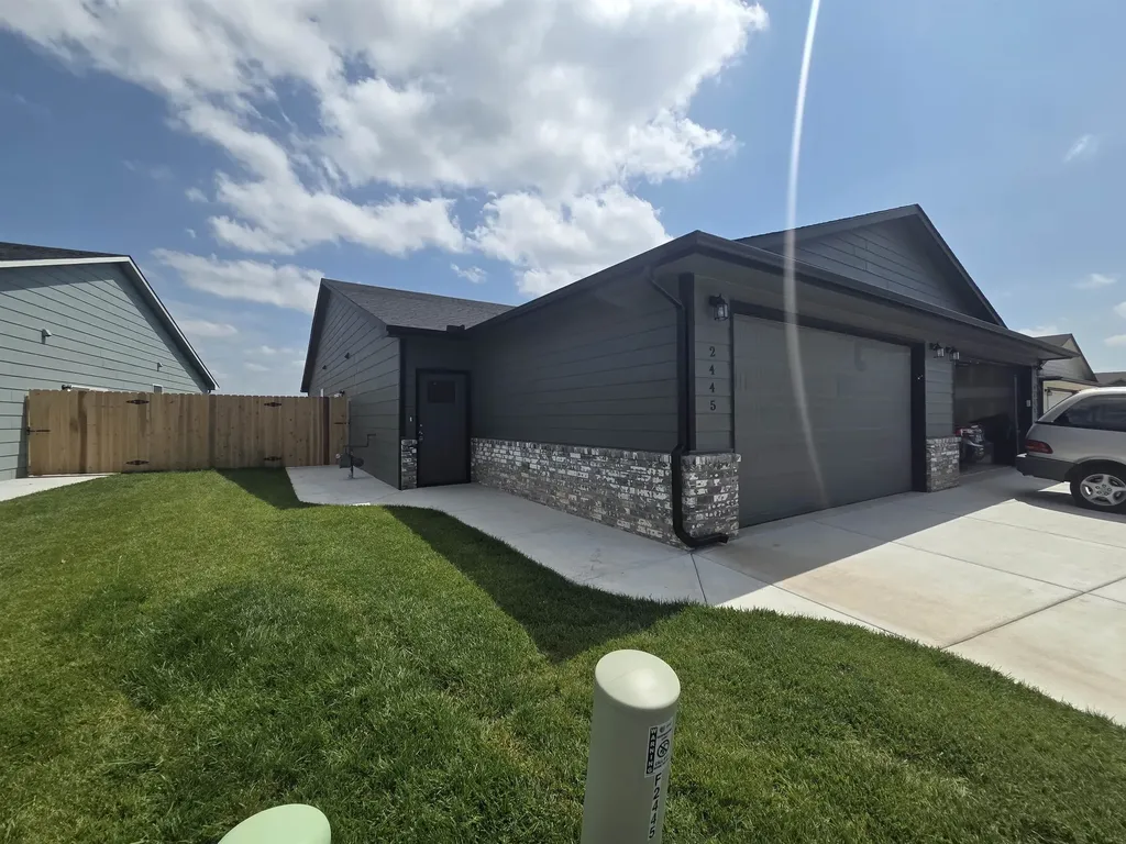 2445 S Wheatland Court Wichita KS 67235