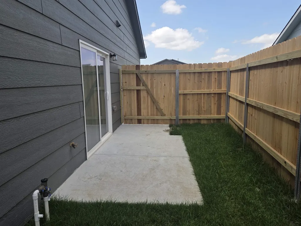 2445 S Wheatland Court Wichita KS 67235