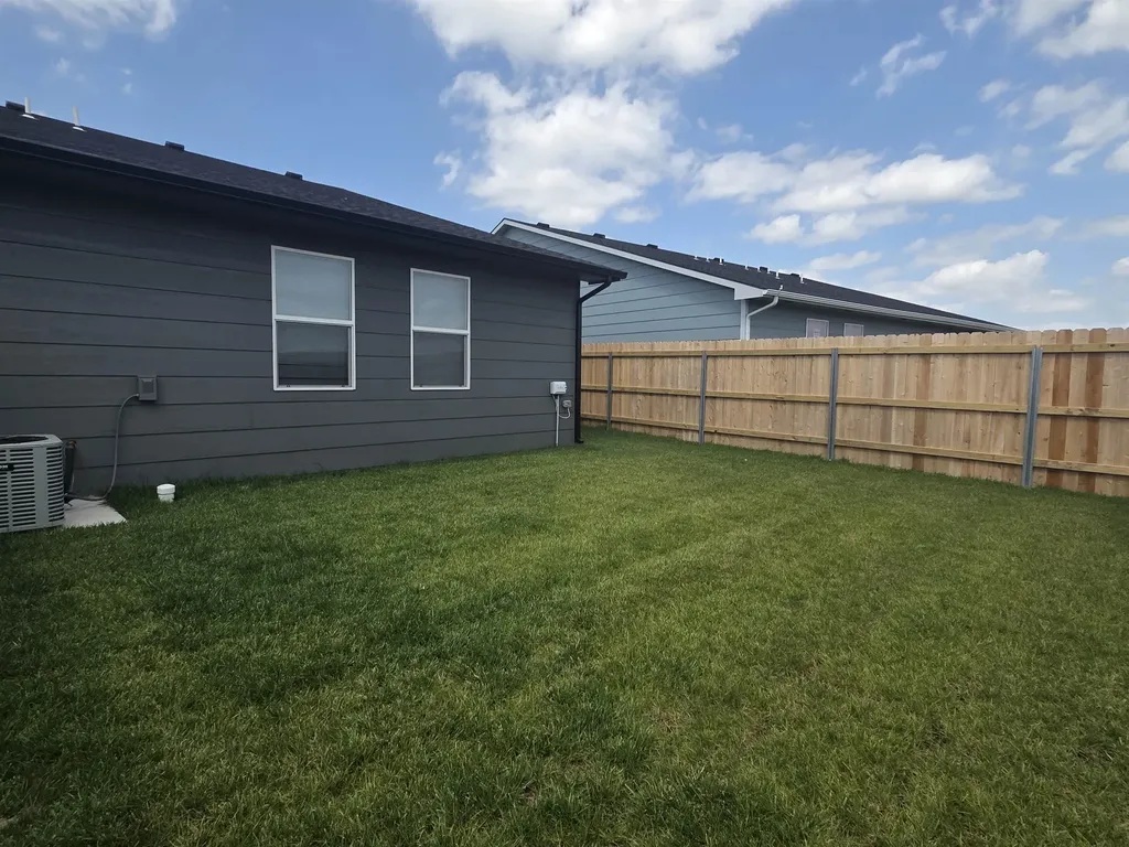 2445 S Wheatland Court Wichita KS 67235