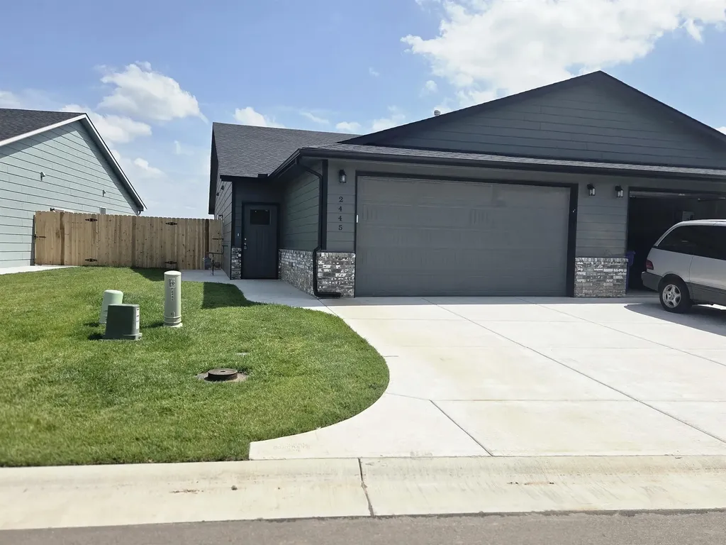 2445 S Wheatland Court Wichita KS 67235