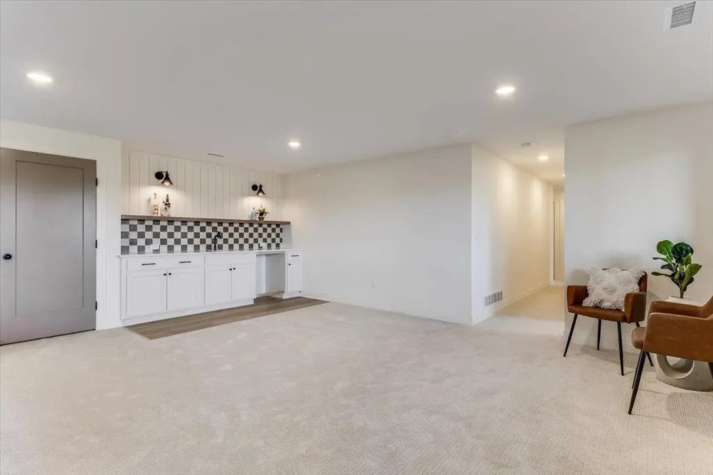 257 N Ciderbluff Court Wichita KS 67052