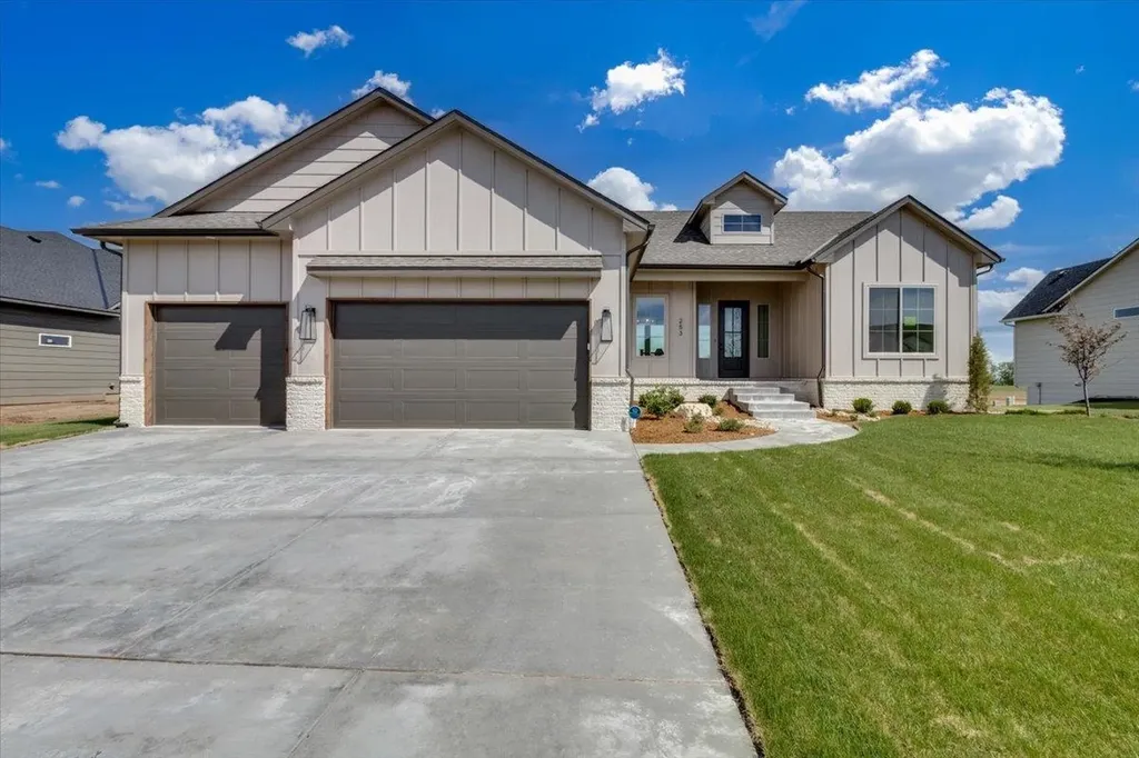 253 N Ciderbluff Court Wichita KS 67052