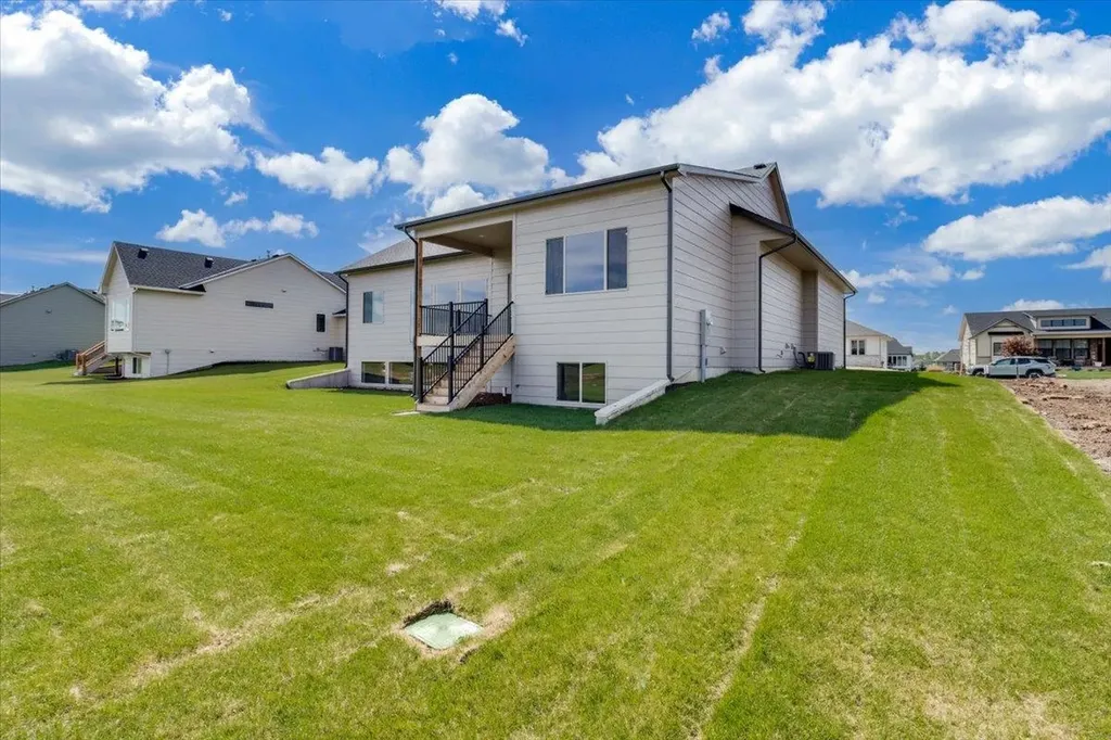 253 N Ciderbluff Court Wichita KS 67052