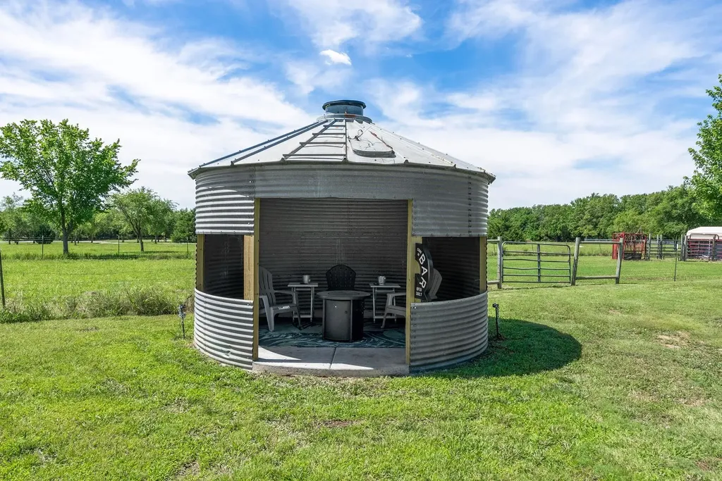 21249 SW Meadowlark Road Douglass KS 67039