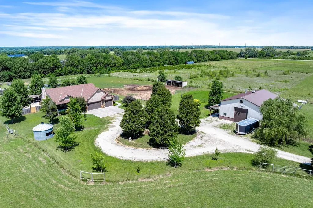 21249 SW Meadowlark Road Douglass KS 67039