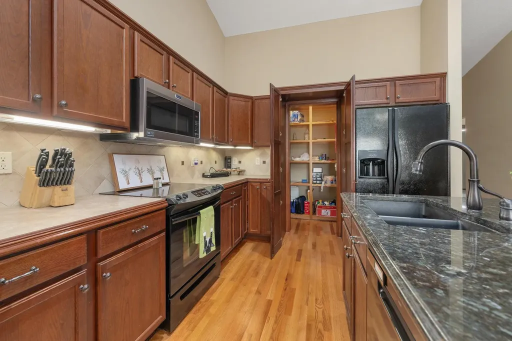 3730 N Ridge Port Court Wichita KS 67205