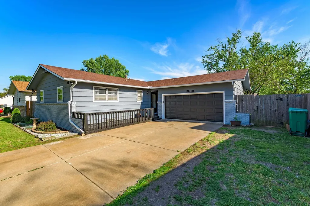 1909 W Anita Avenue Wichita KS 67203