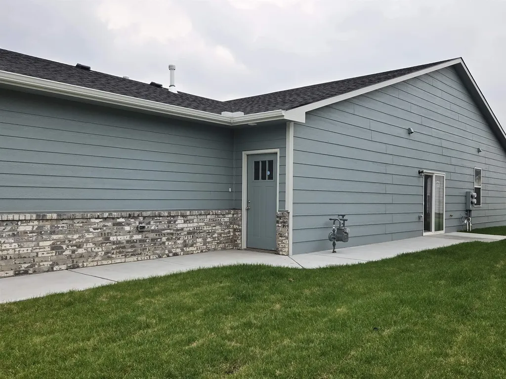 2451 S Wheatland Court Wichita KS 67235