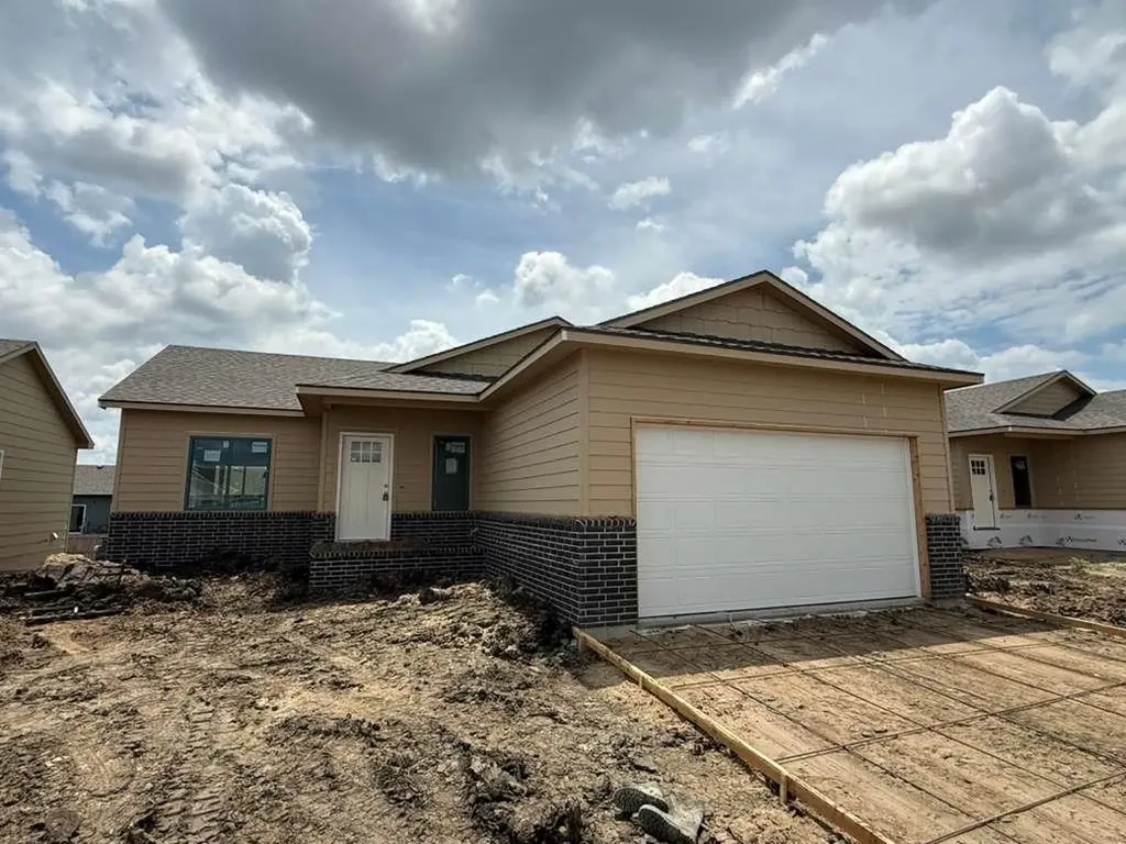 5043 N Toben Drive Bel Aire KS 67226