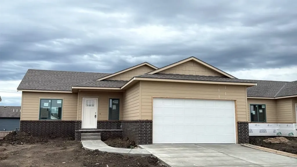5043 N Toben Drive Bel Aire KS 67226