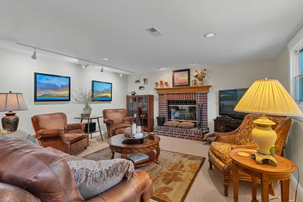 2619 N Wilderness Court Wichita KS 67226