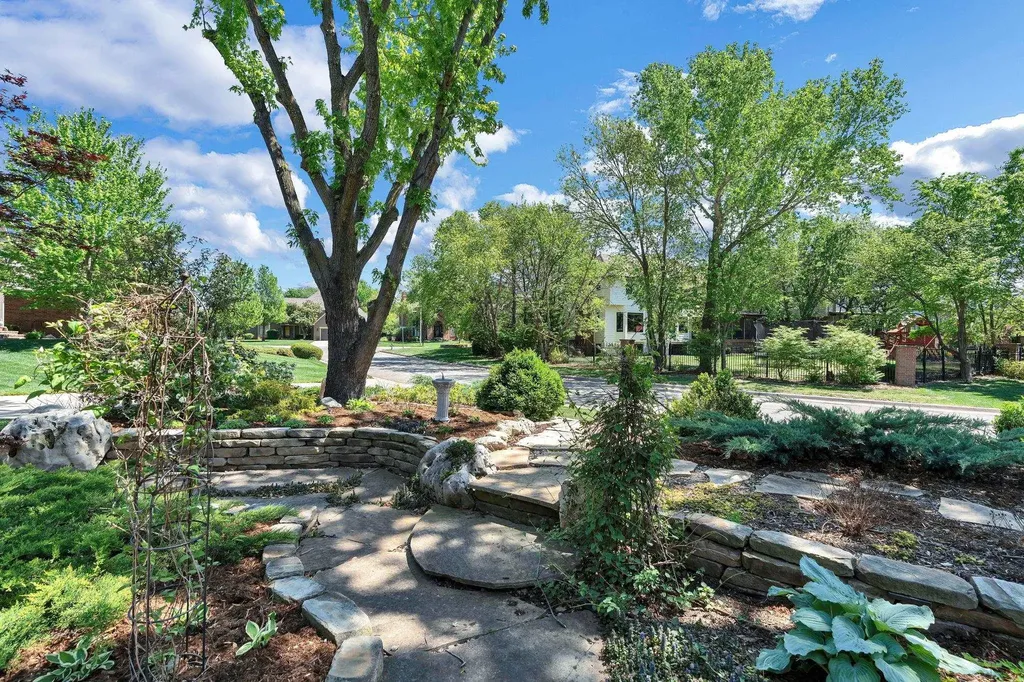 2619 N Wilderness Court Wichita KS 67226