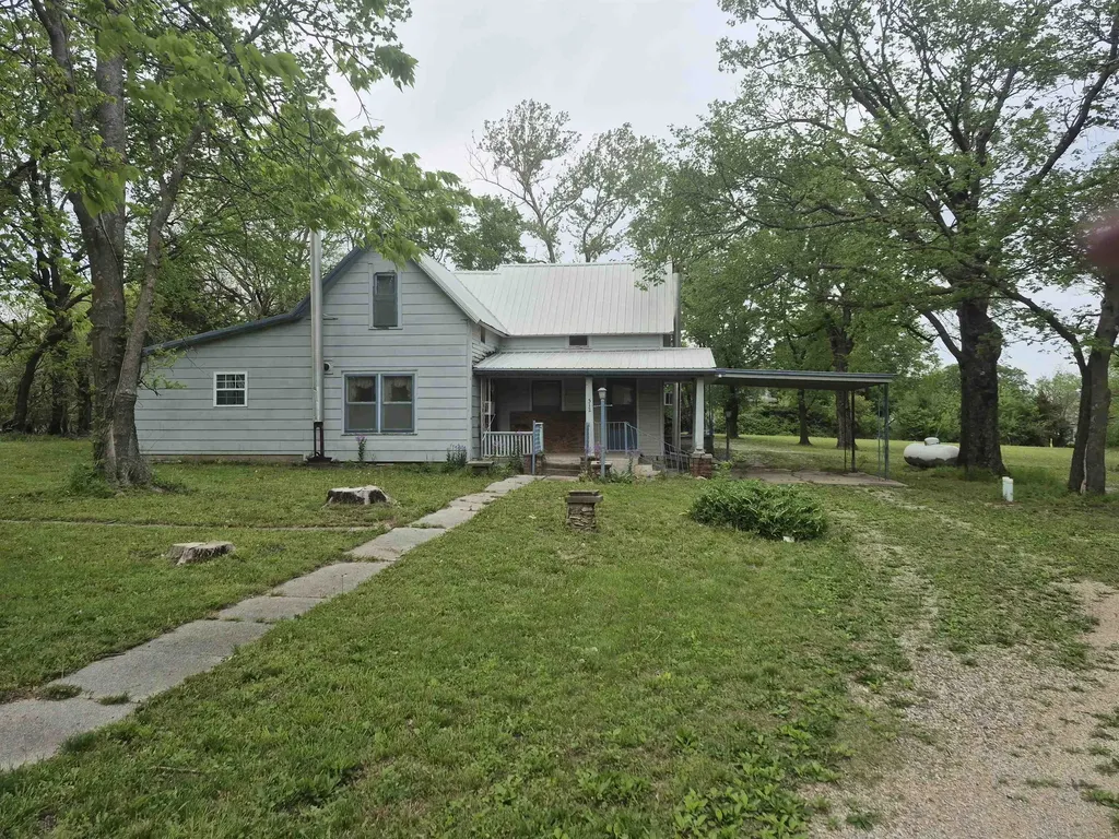 512 N Greenwood Avenue Severy KS 67137