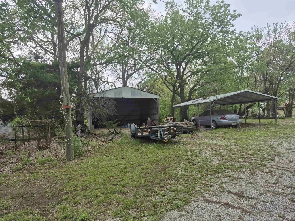 512 N Greenwood Avenue Severy KS 67137