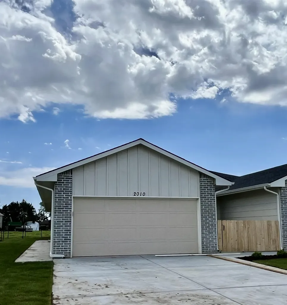 2010 N Melody Lane Goddard KS 67052