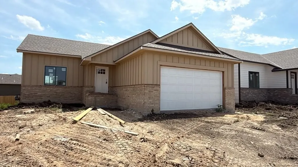 5067 N Toben Court Bel Aire KS 67226