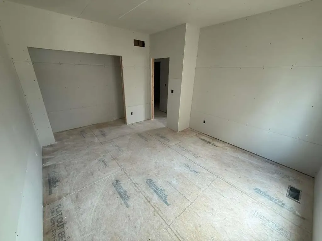 5067 N Toben Court Bel Aire KS 67226
