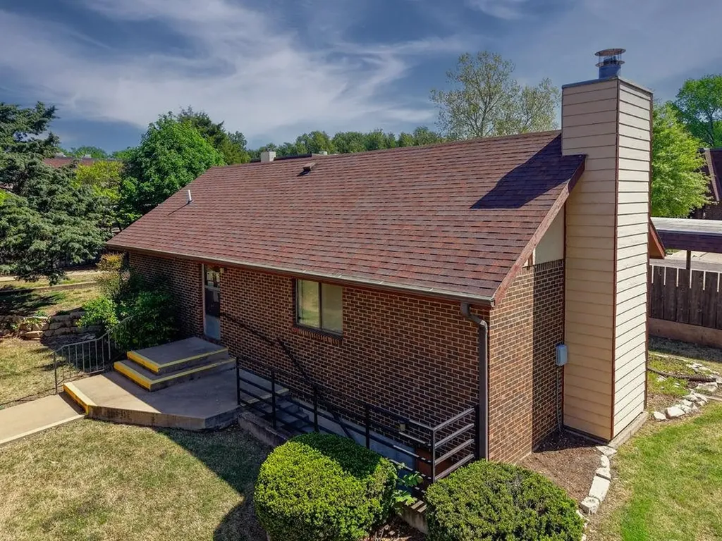 1500 E 10th Winfield KS 67156