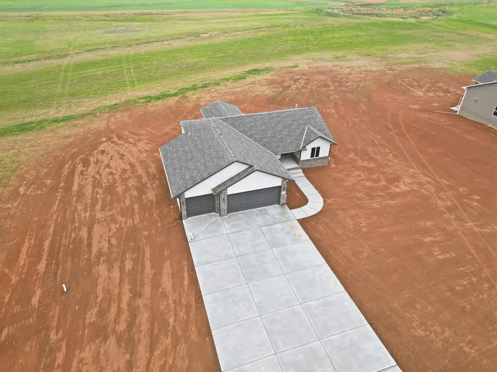 930 N West Avenue Anthony KS 67003