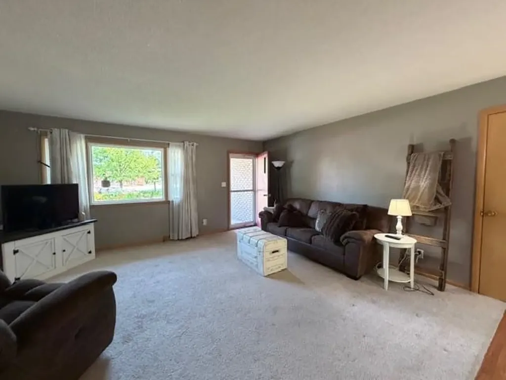112 Willow Lane Hesston KS 67062