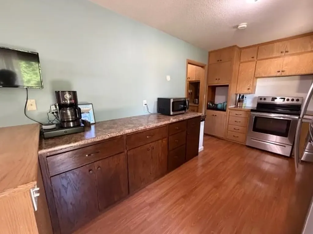 112 Willow Lane Hesston KS 67062