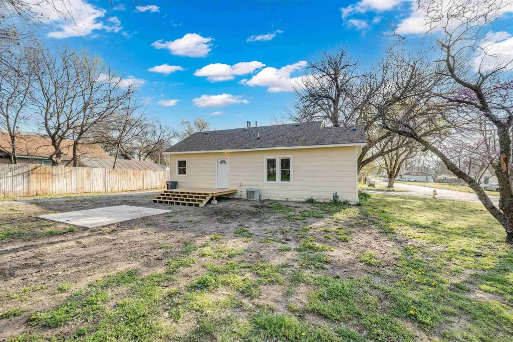 523 E 4th Street Wellington KS 67152