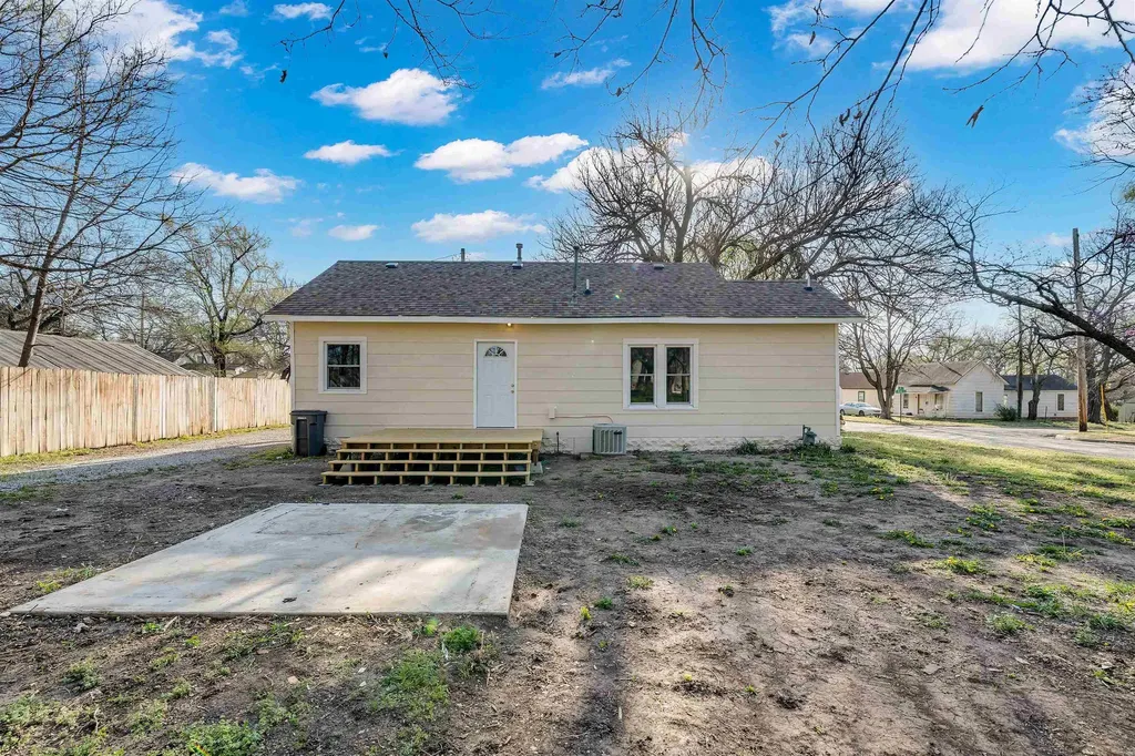 523 E 4th Street Wellington KS 67152
