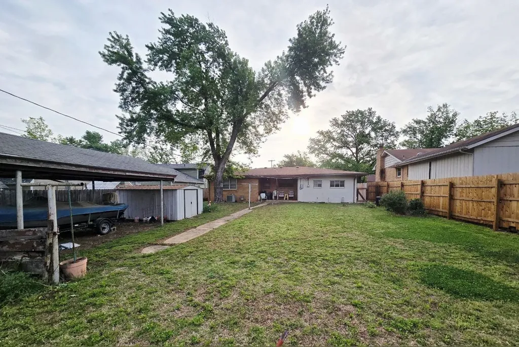 329 N College Street Winfield KS 67156