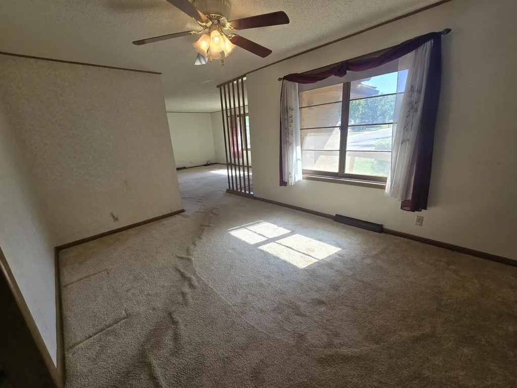 329 N College Street Winfield KS 67156
