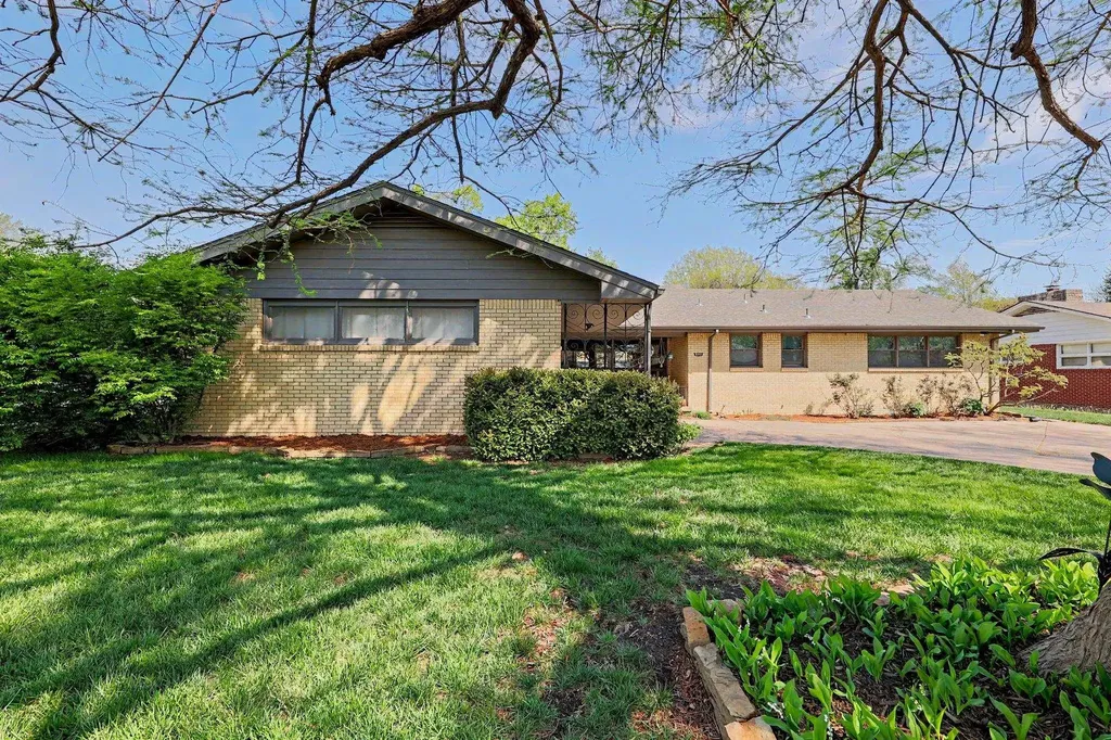 6512 E Murdock Avenue Wichita KS 67206