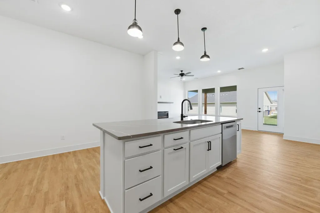 608 E Elmwood Street Park City KS 67147-1124