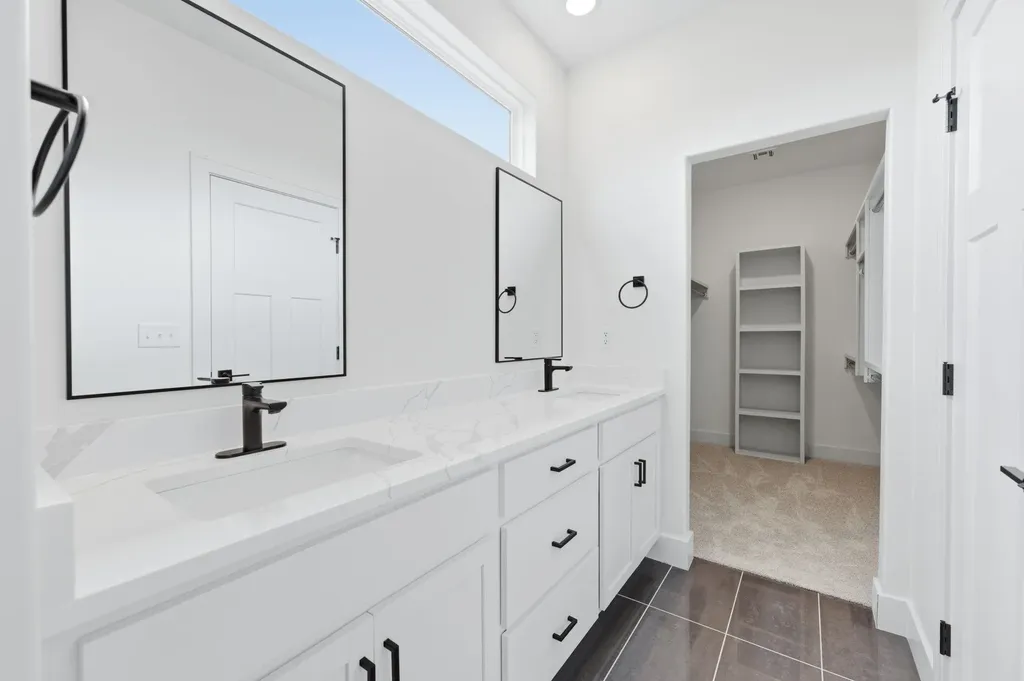 608 E Elmwood Street Park City KS 67147-1124