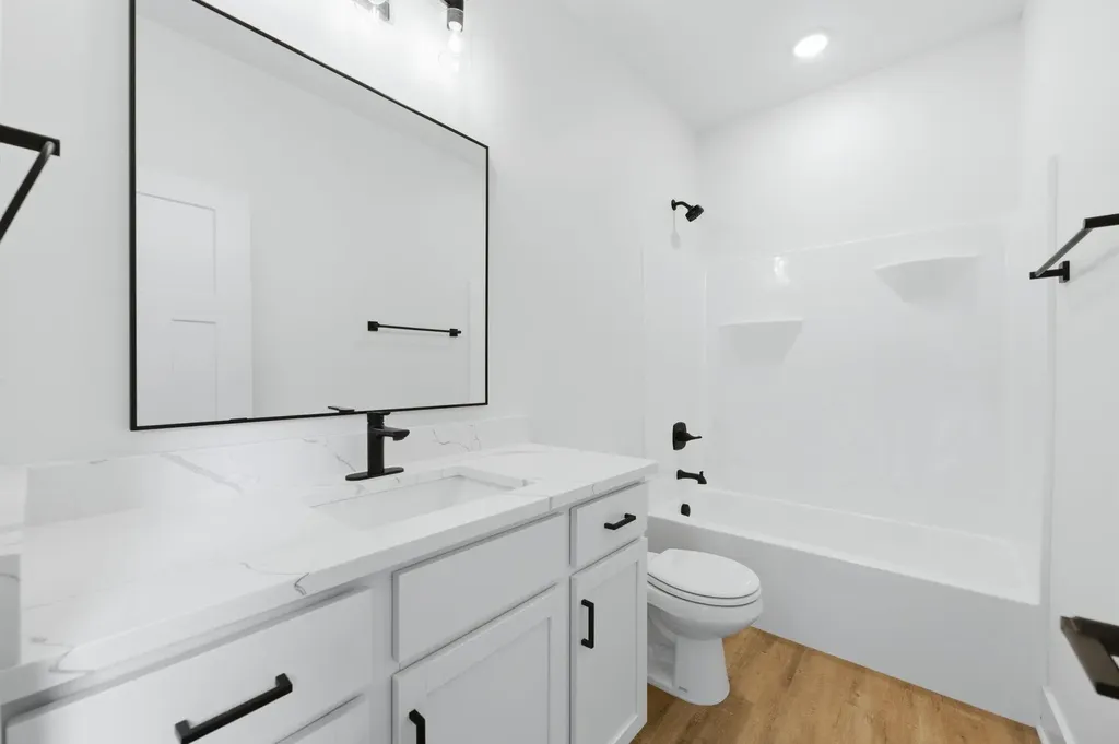 608 E Elmwood Street Park City KS 67147-1124