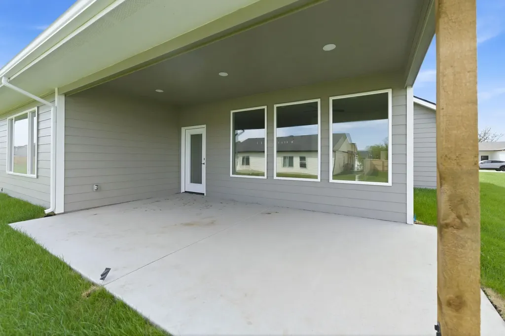608 E Elmwood Street Park City KS 67147-1124