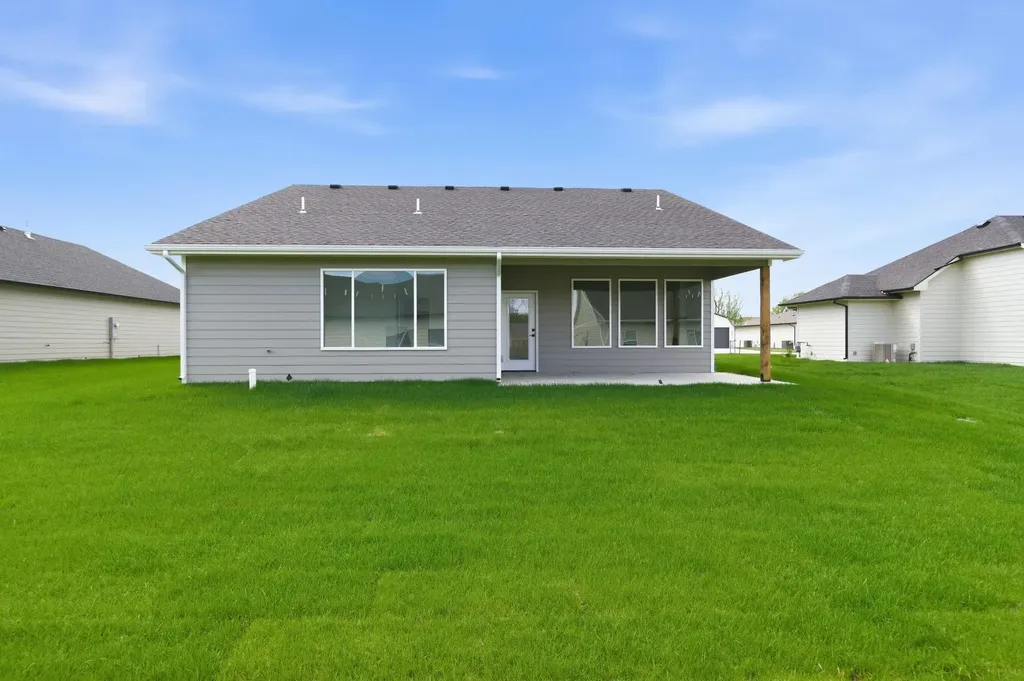 608 E Elmwood Street Park City KS 67147-1124