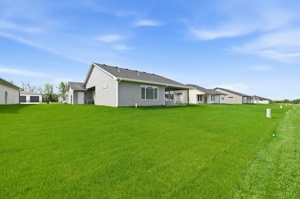 608 E Elmwood Street Park City KS 67147-1124