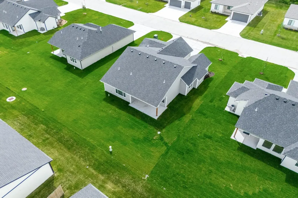 608 E Elmwood Street Park City KS 67147-1124