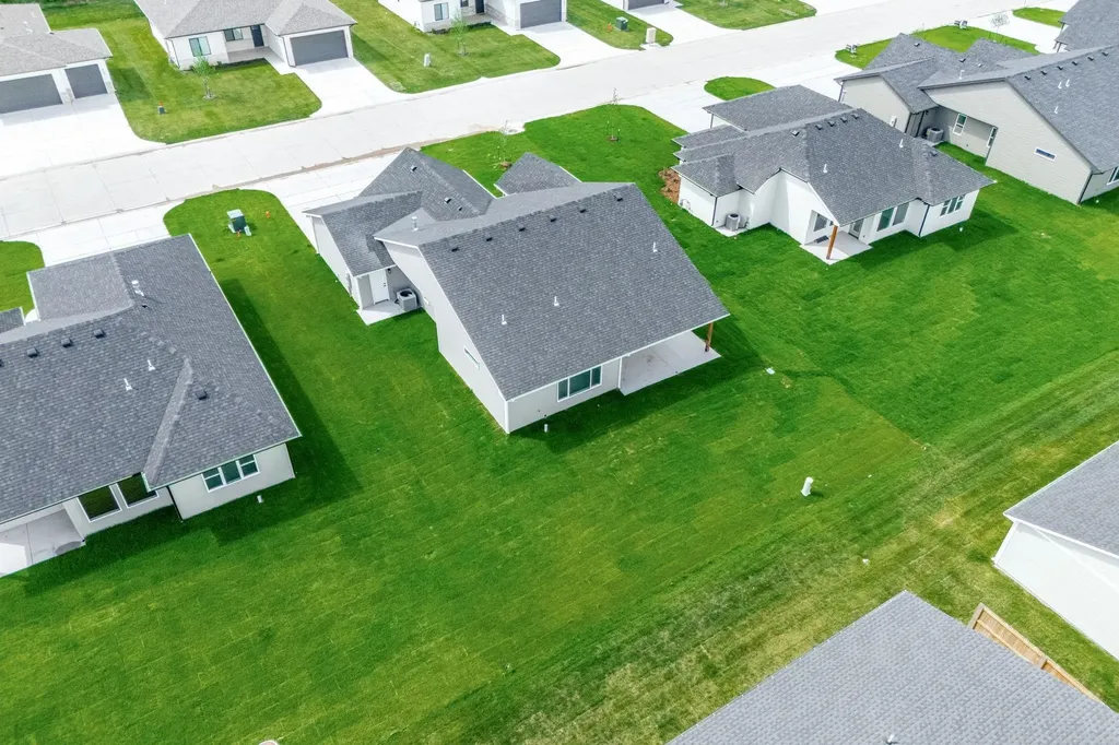 608 E Elmwood Street Park City KS 67147-1124