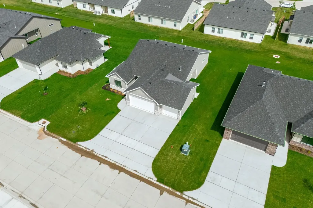608 E Elmwood Street Park City KS 67147-1124