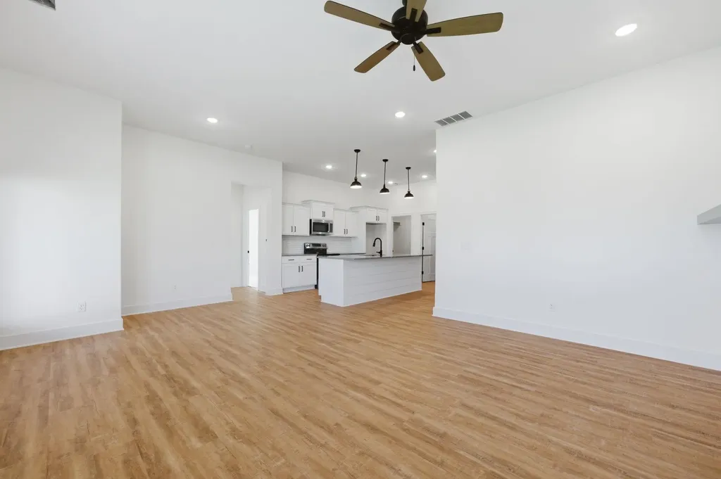 608 E Elmwood Street Park City KS 67147-1124