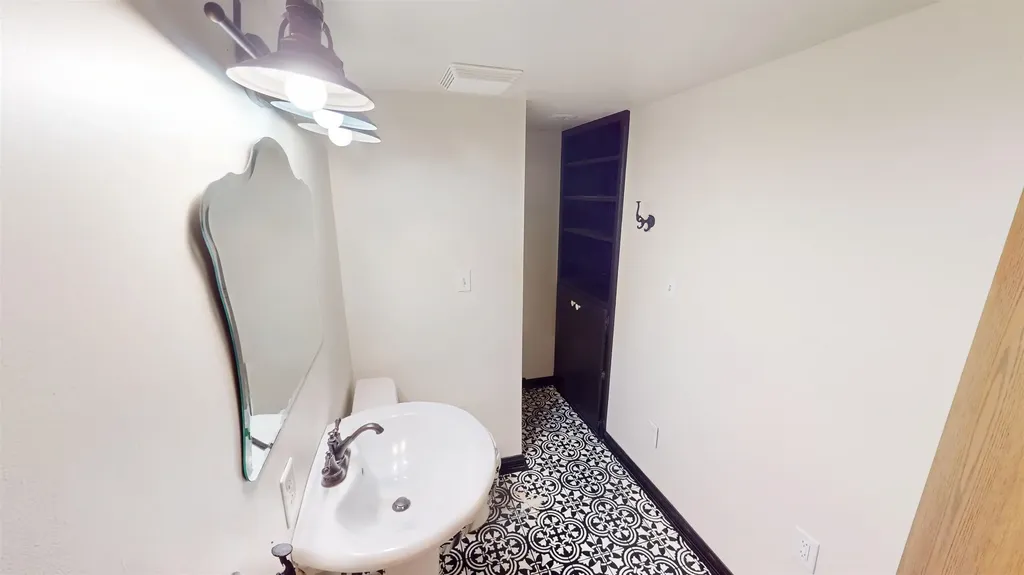 515 W 38th Street Wichita KS 67204