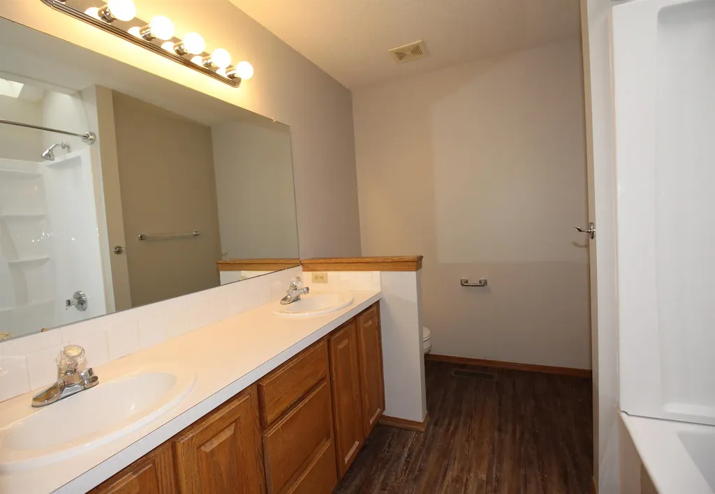 1114 S Longford Street Wichita KS 67207-3238